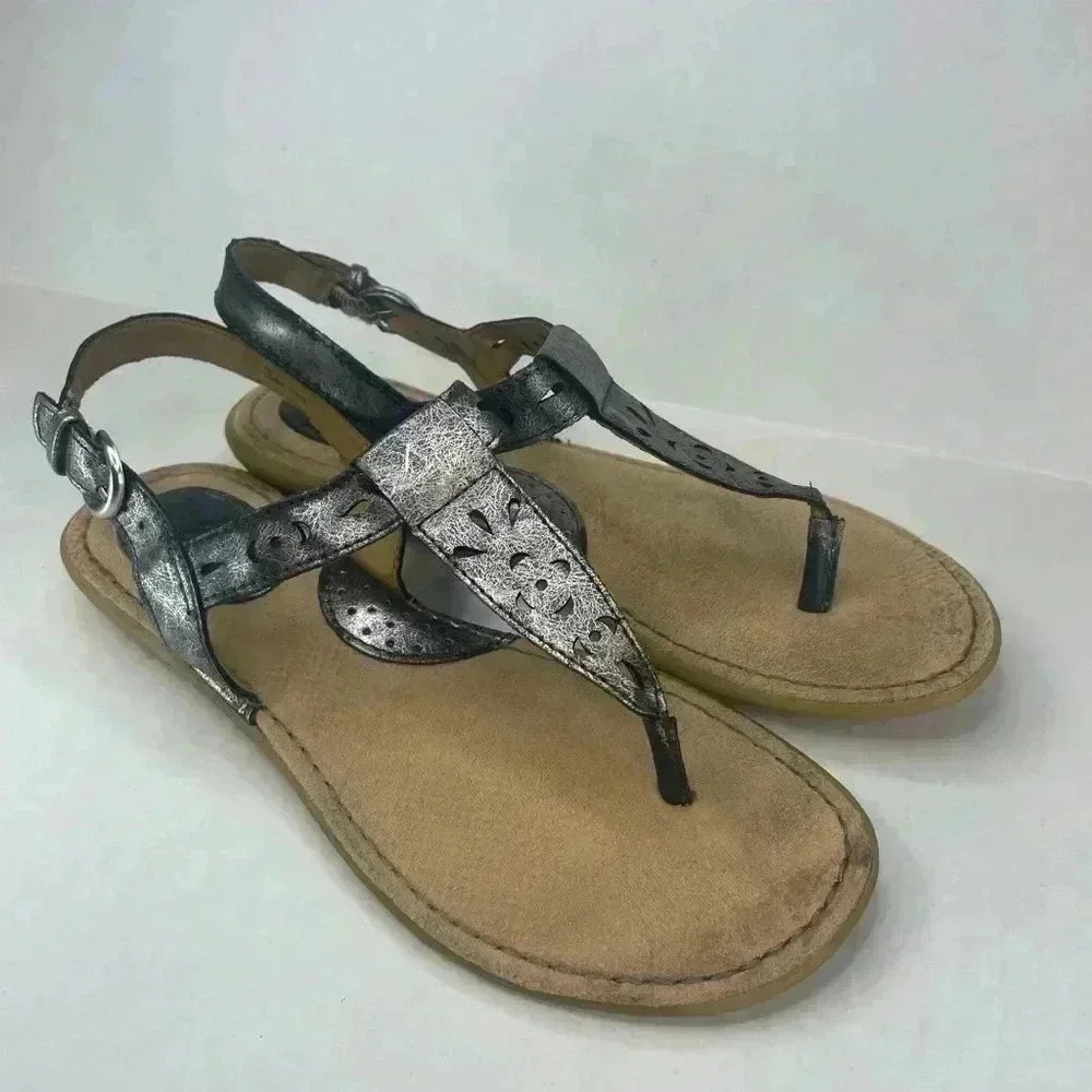BOC Born Concept Silver Thong Sandals Size 7 Summer/Pool/Beach
